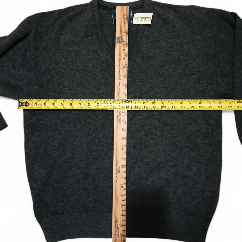 New! Pringle Of Scotland 100% Wool Charcoal V-Neck Sweater - Picture 6 of 8
